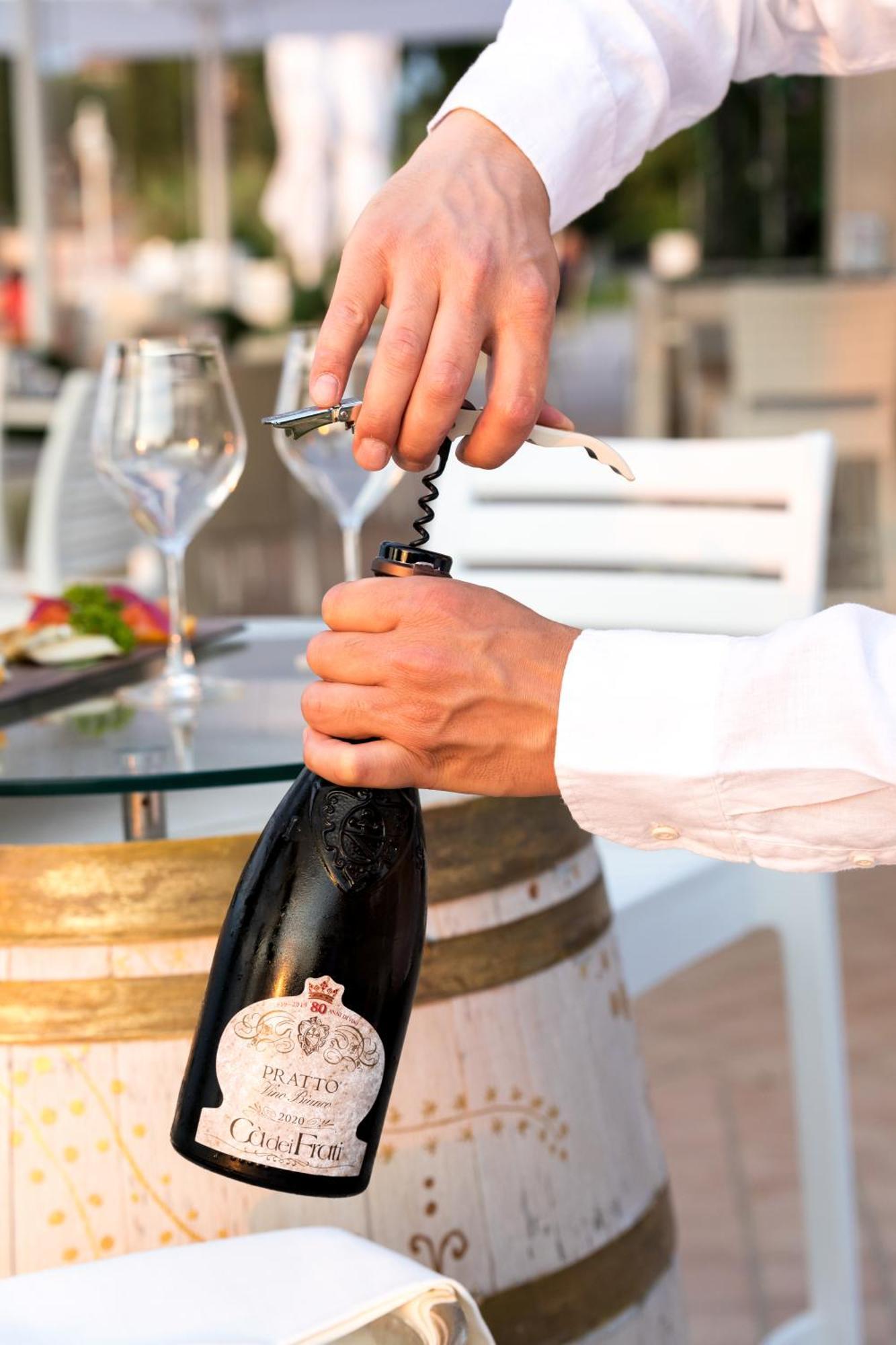 阿肯拉多罗酒店 代森扎诺-德尔加达 外观 照片